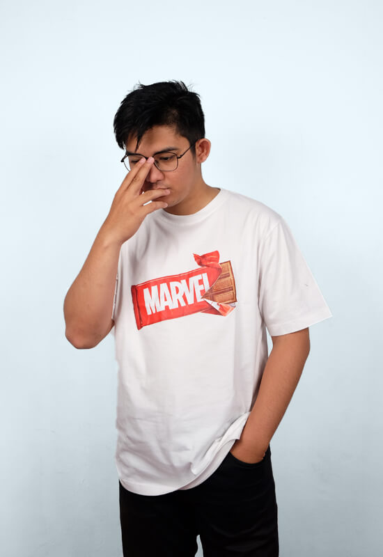 Kaos Print Marvel Coklat - White
